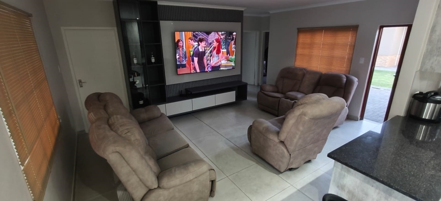 3 Bedroom Property for Sale in Waterkloof East North West